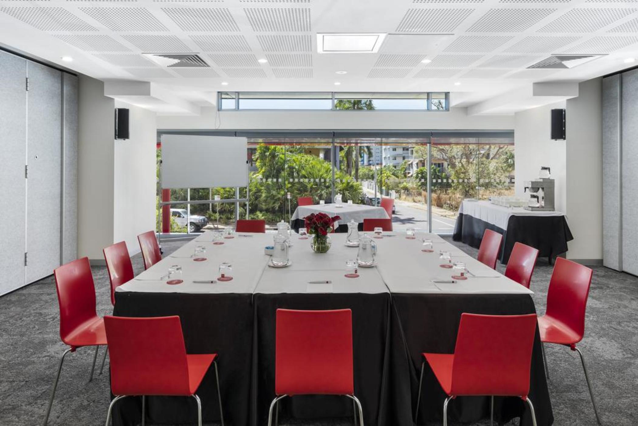 Oaks Darwin Elan Hotel Bagian luar foto