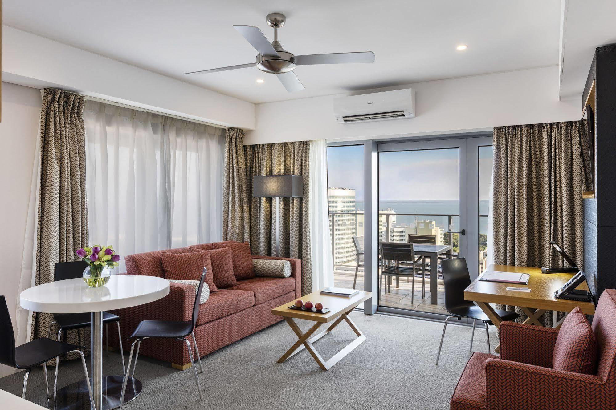 Oaks Darwin Elan Hotel Bagian luar foto
